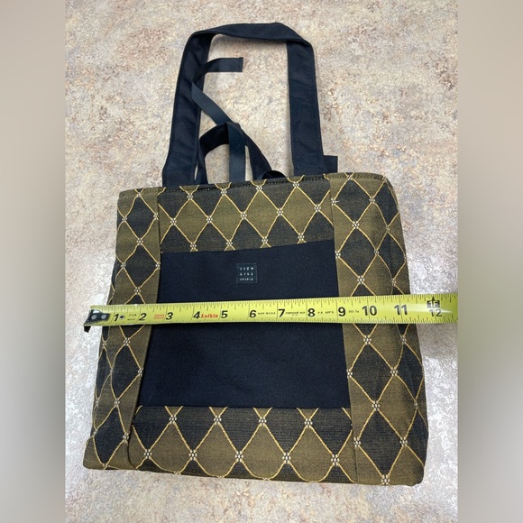 Lisa Lill Reversible Studio Bag- NEW- Black and Gold or Black and Fushsia - Picture 8 of 9